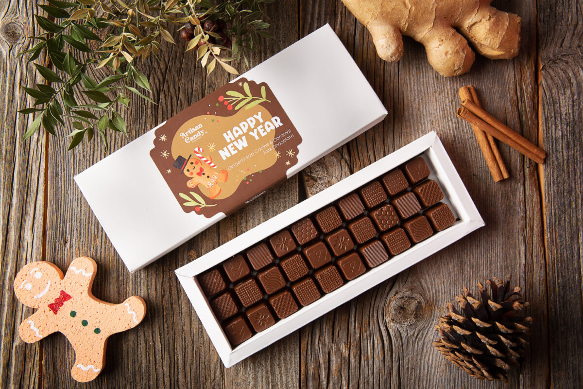 Yılbaşı hediyesi için el yapımı Gingerbread Dream Chocolate, zencefilli kurabiye ve beyaz çikolata dolgulu özel yılbaşı çikolatası